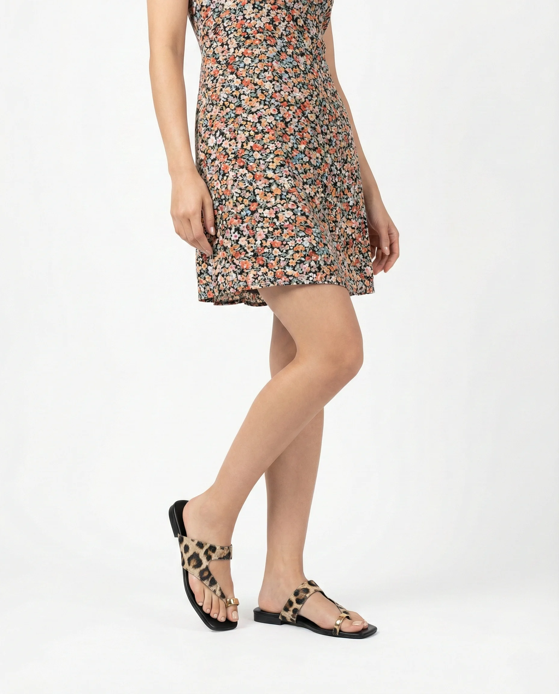 Doli Gold Halka Detaylı Parmak Arası Terlik - LEOPAR