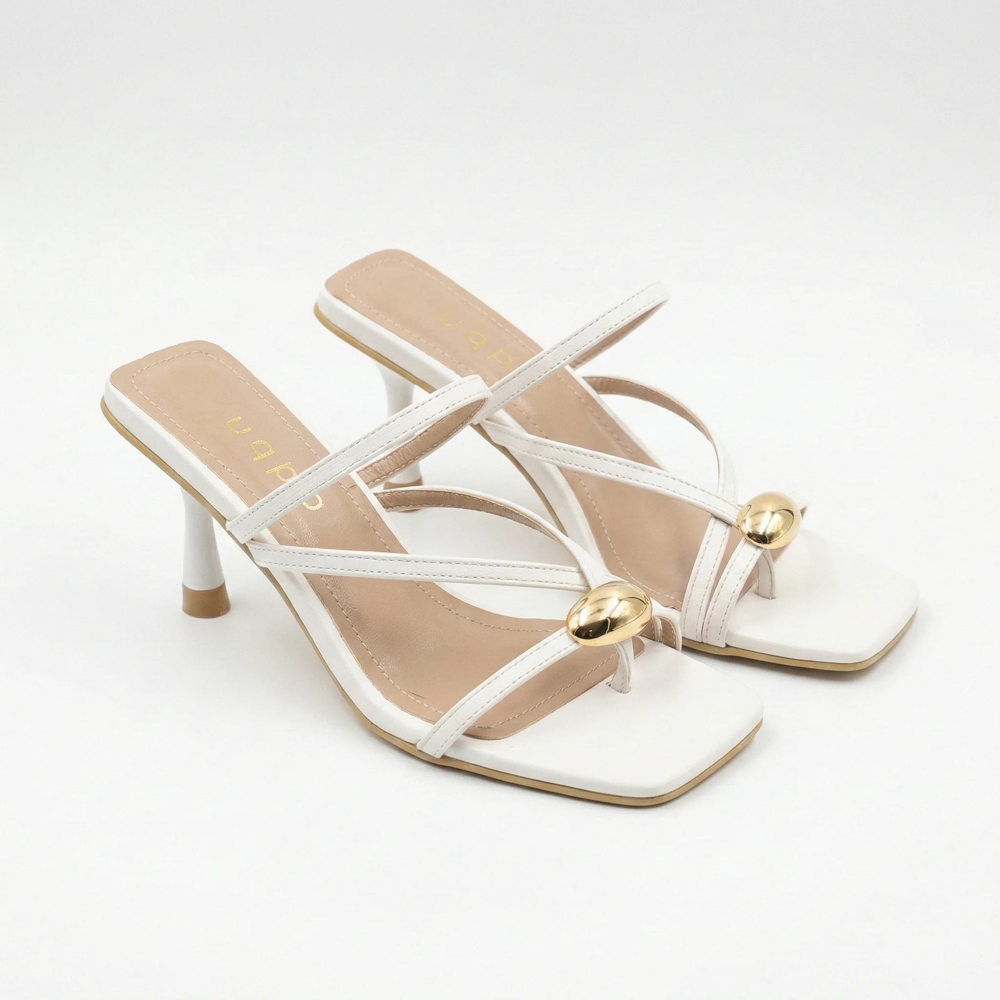 Dalia Gold Aksesuarlı İnce Bantlı Kadeh Topuklu Terlik - BEYAZ