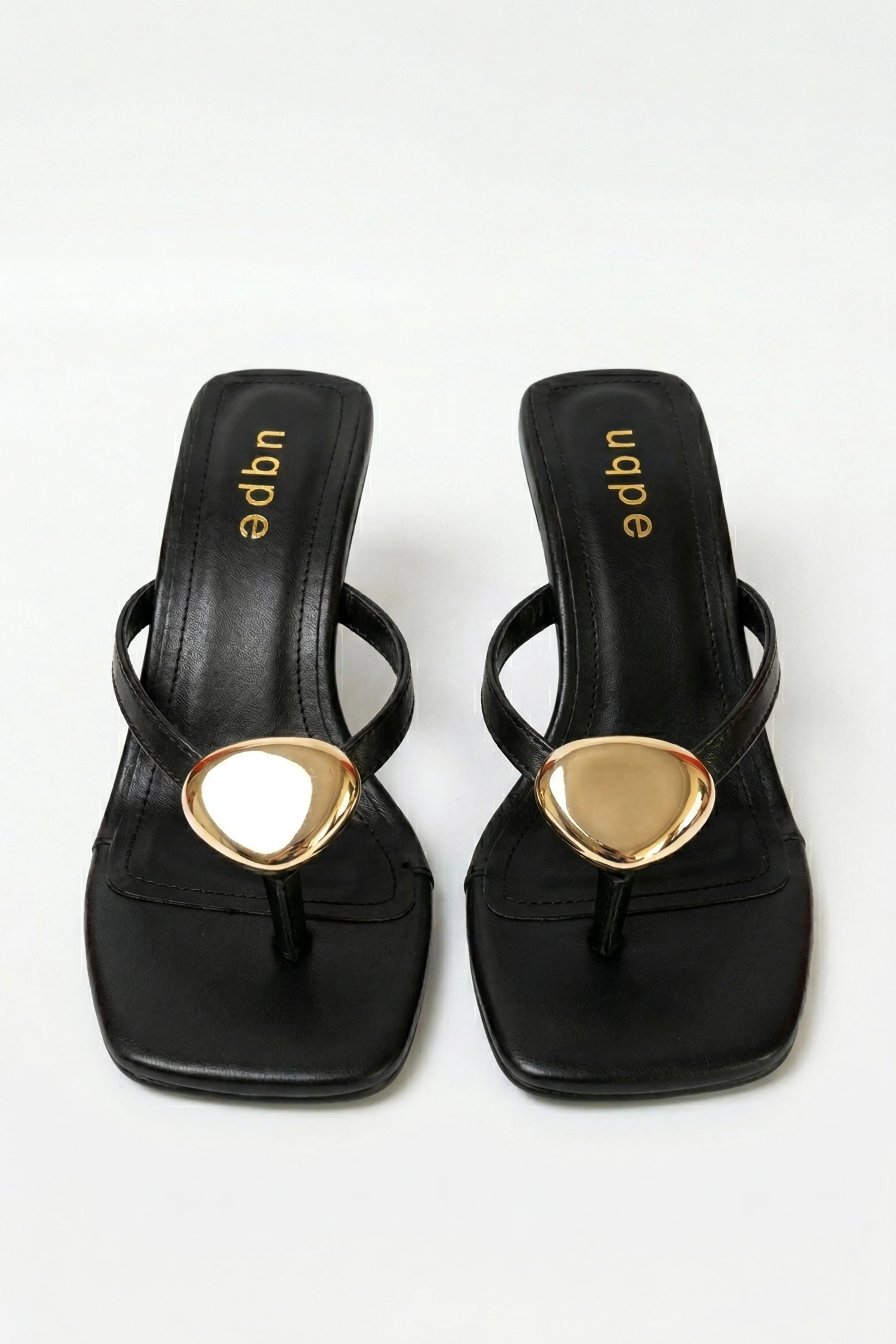 Nila Gold Aksesuarlı Parmak Arası Kadeh Topuklu Terlik - SİYAH CİLT