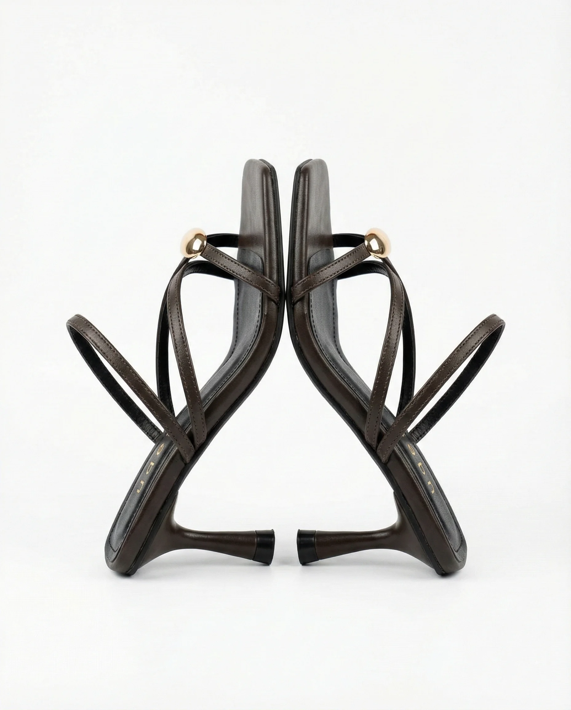 Dalia Gold Aksesuarlı İnce Bantlı Kadeh Topuklu Terlik - KAHVE CİLT