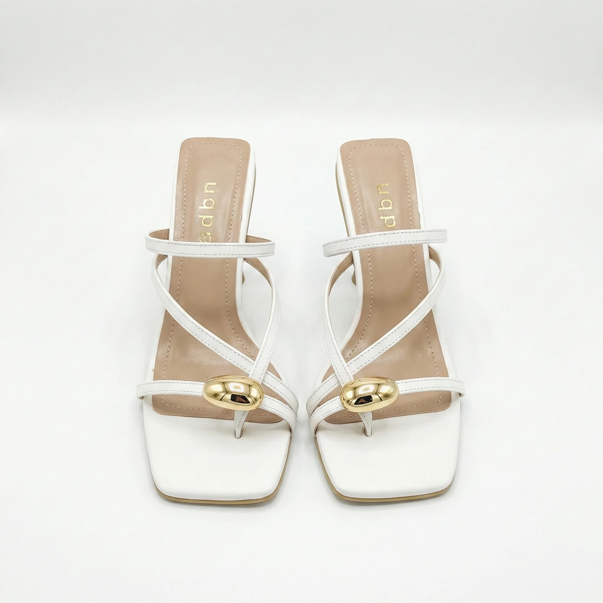 Dalia Gold Aksesuarlı İnce Bantlı Kadeh Topuklu Terlik - BEYAZ