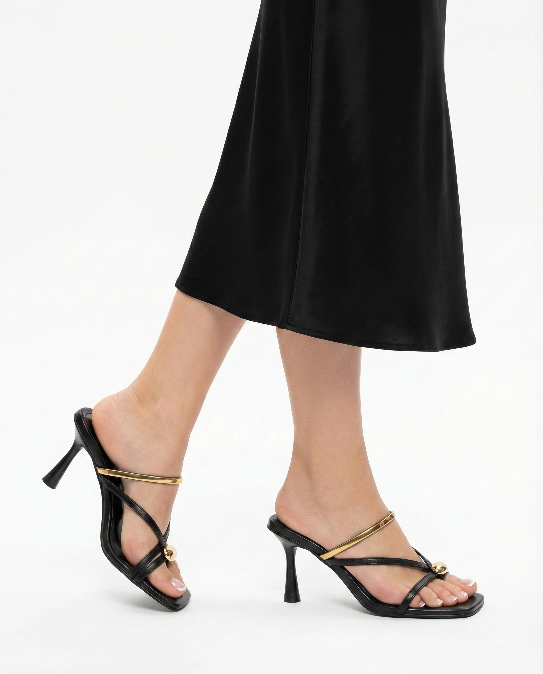 Dolia Gold Bantlı Parmak Arası Kadeh Topuklu Terlik - SİYAH CİLT