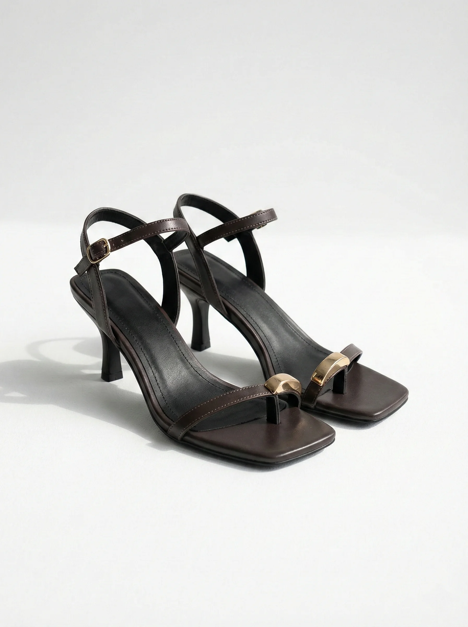 Mirala Gold Aksesuarlı Kadeh Topuklu Sandalet Serisi