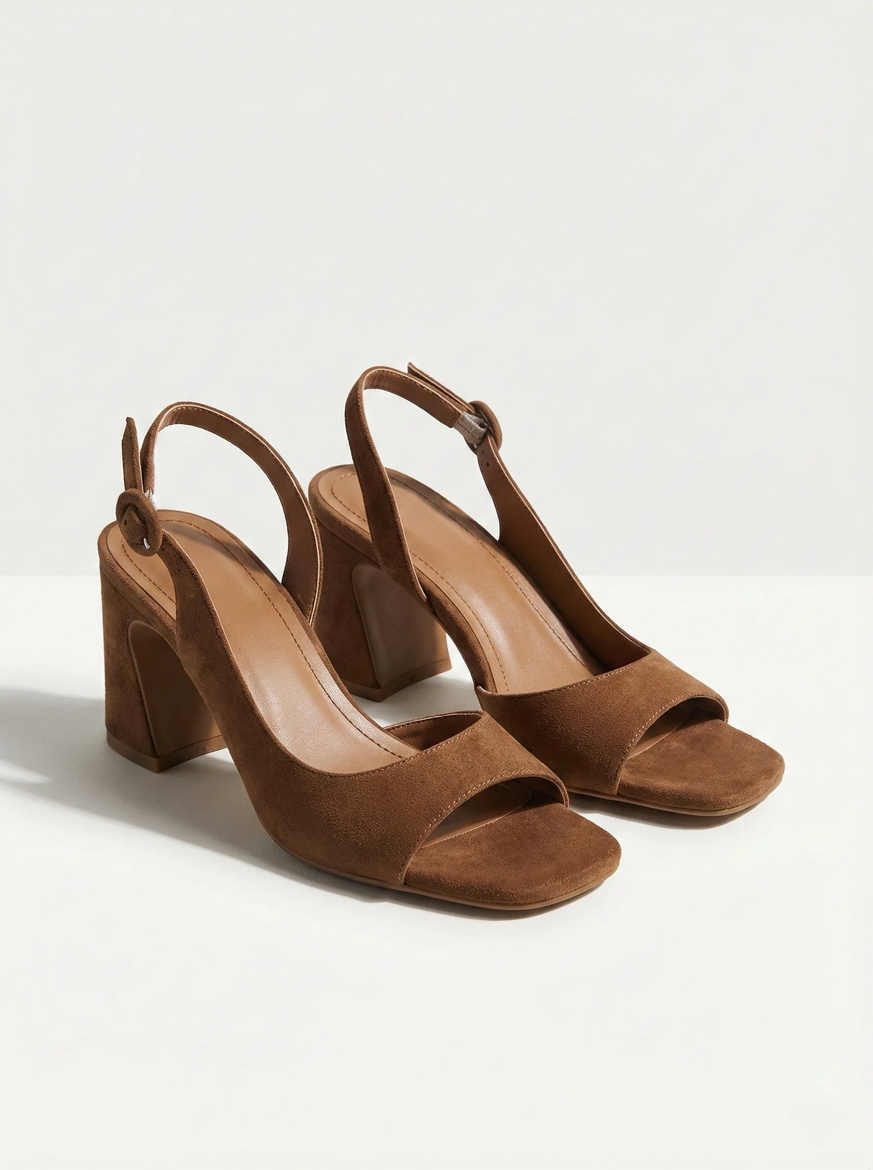 Doria Küt Burunlu Topuklu Sandalet