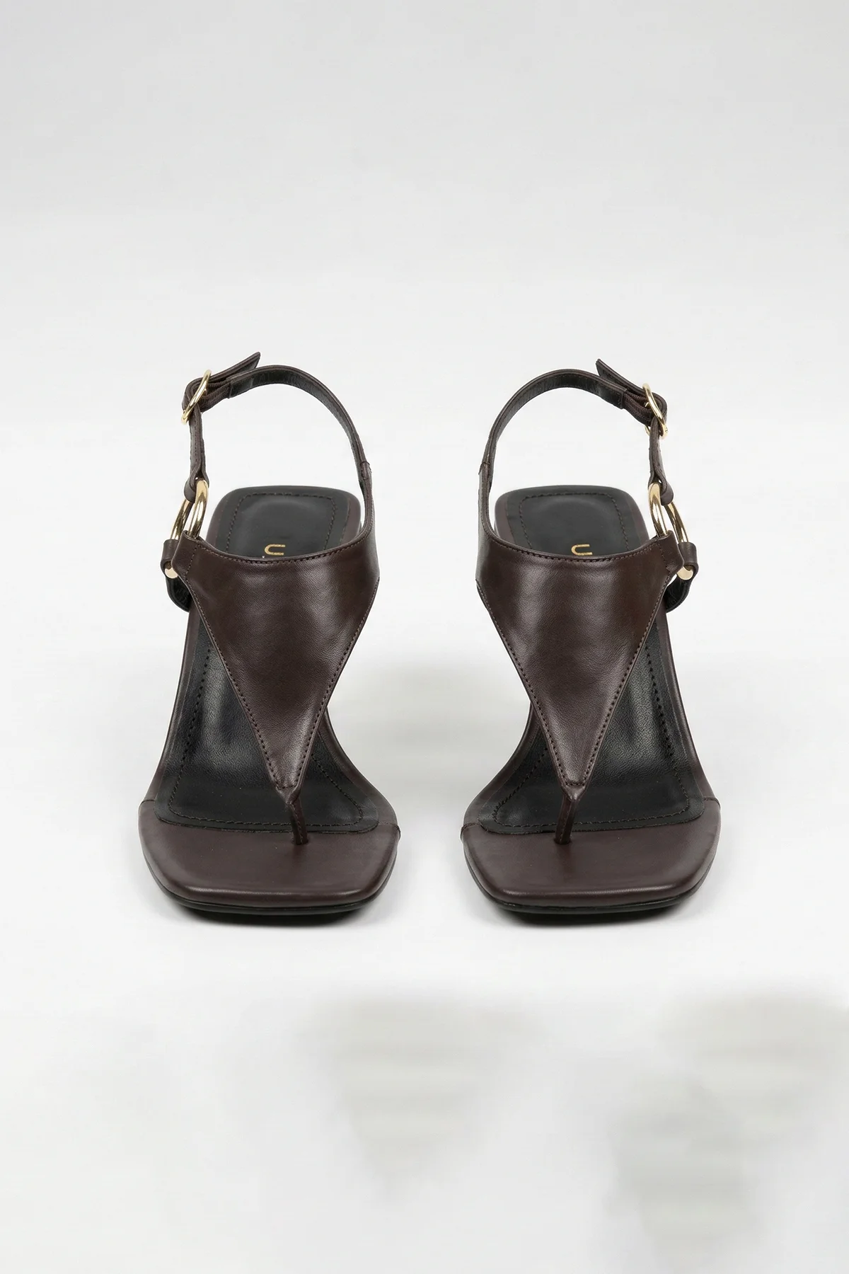 Sara Gold Halka Detaylı Parmak Arası Kadeh Topuklu Kadın Sandalet - KAHVE