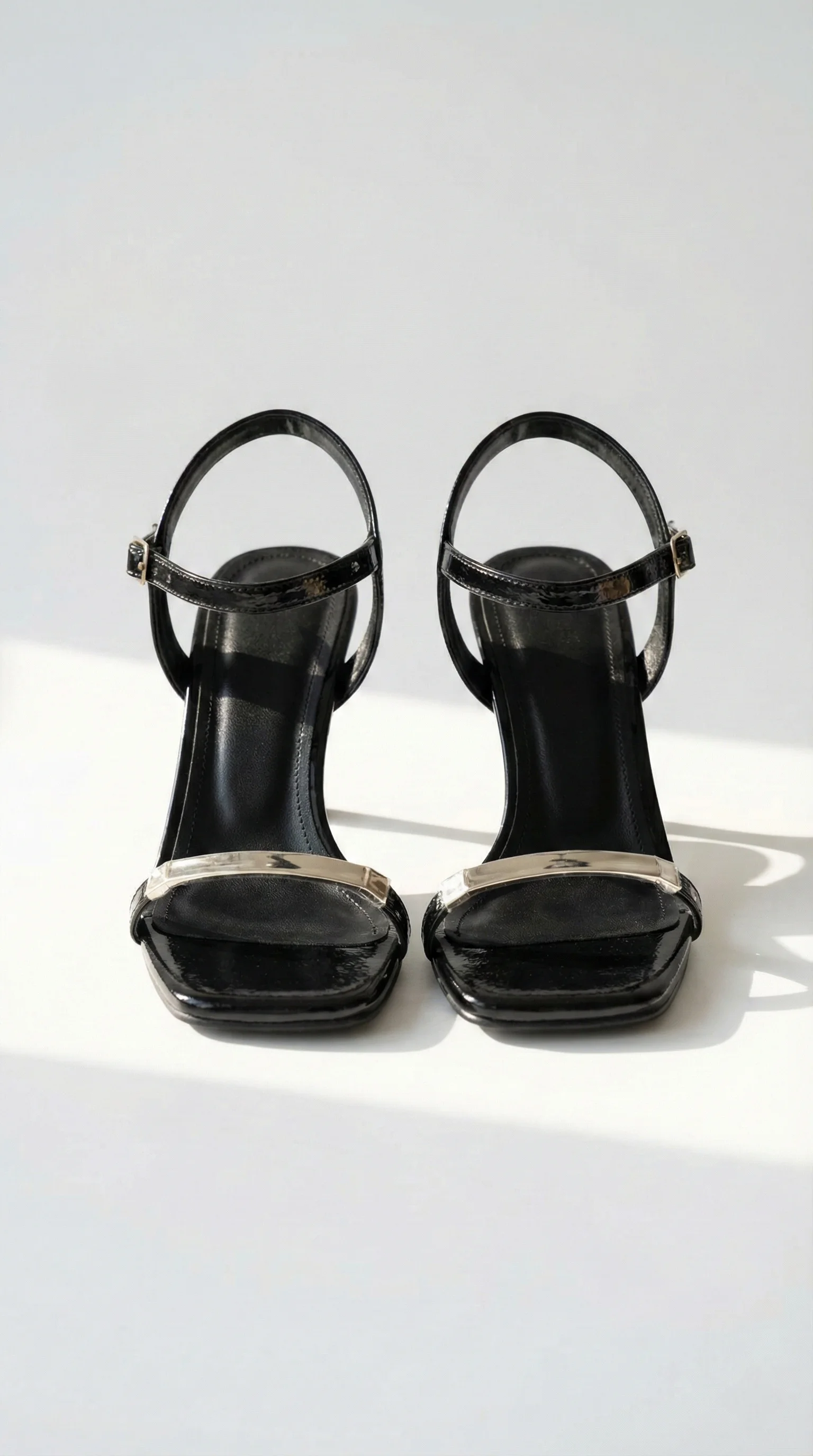 Freya Gold Metal Detaylı Kadeh Topuklu Ayakkabı - SİYAH KIRIŞIK