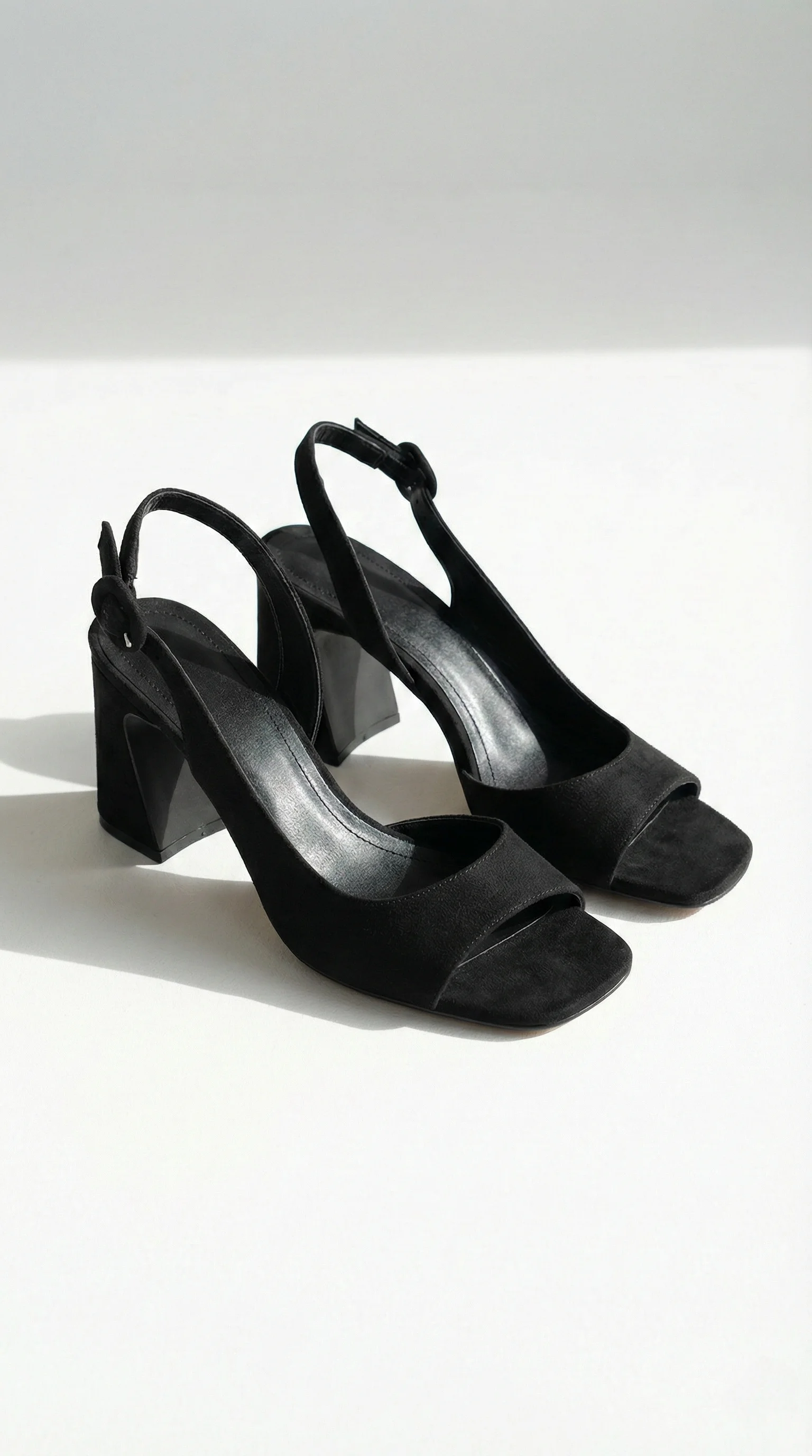 Doria Küt Burunlu Topuklu Sandalet