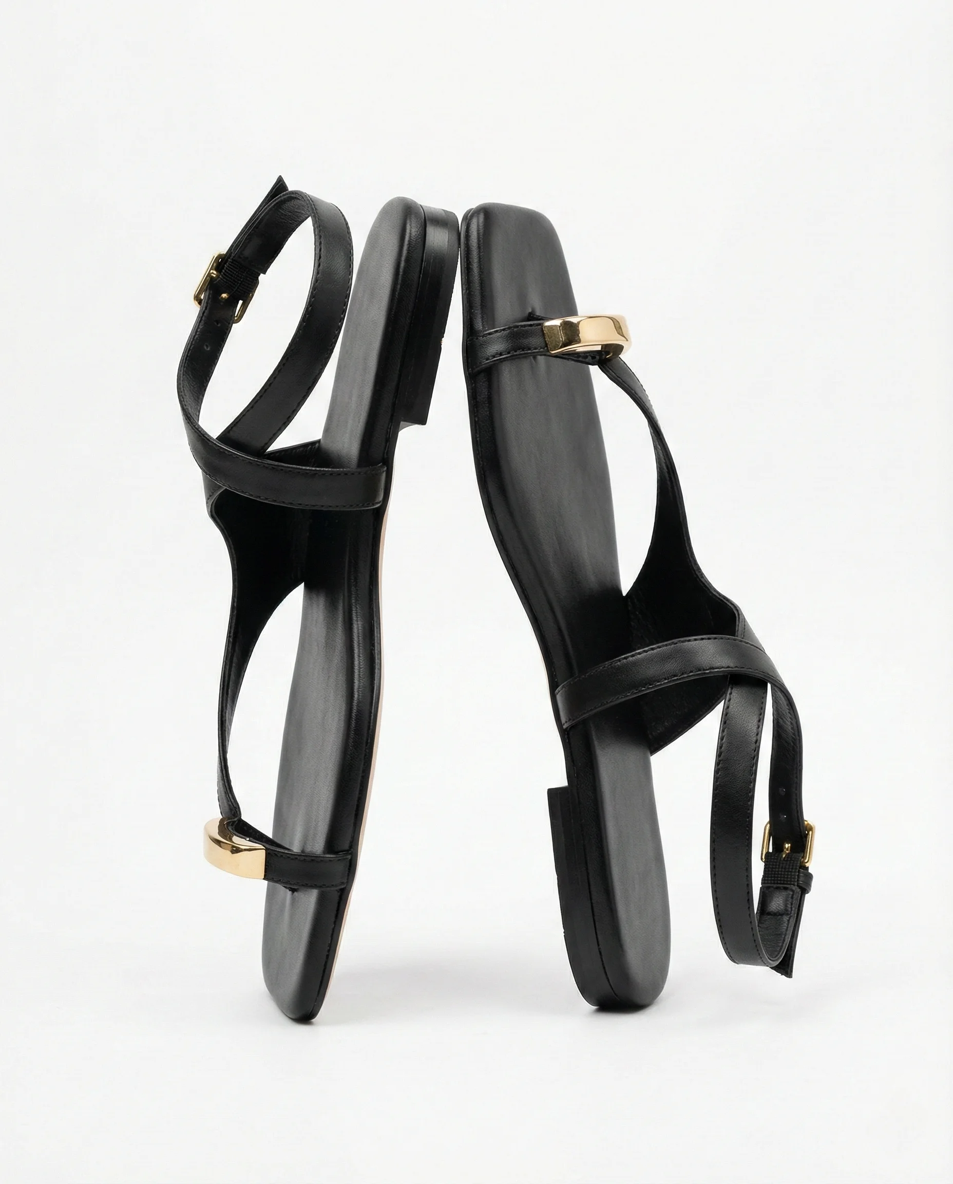 Calvi Gold Detaylı Bilekten Bağlamalı Sandalet - SİYAH